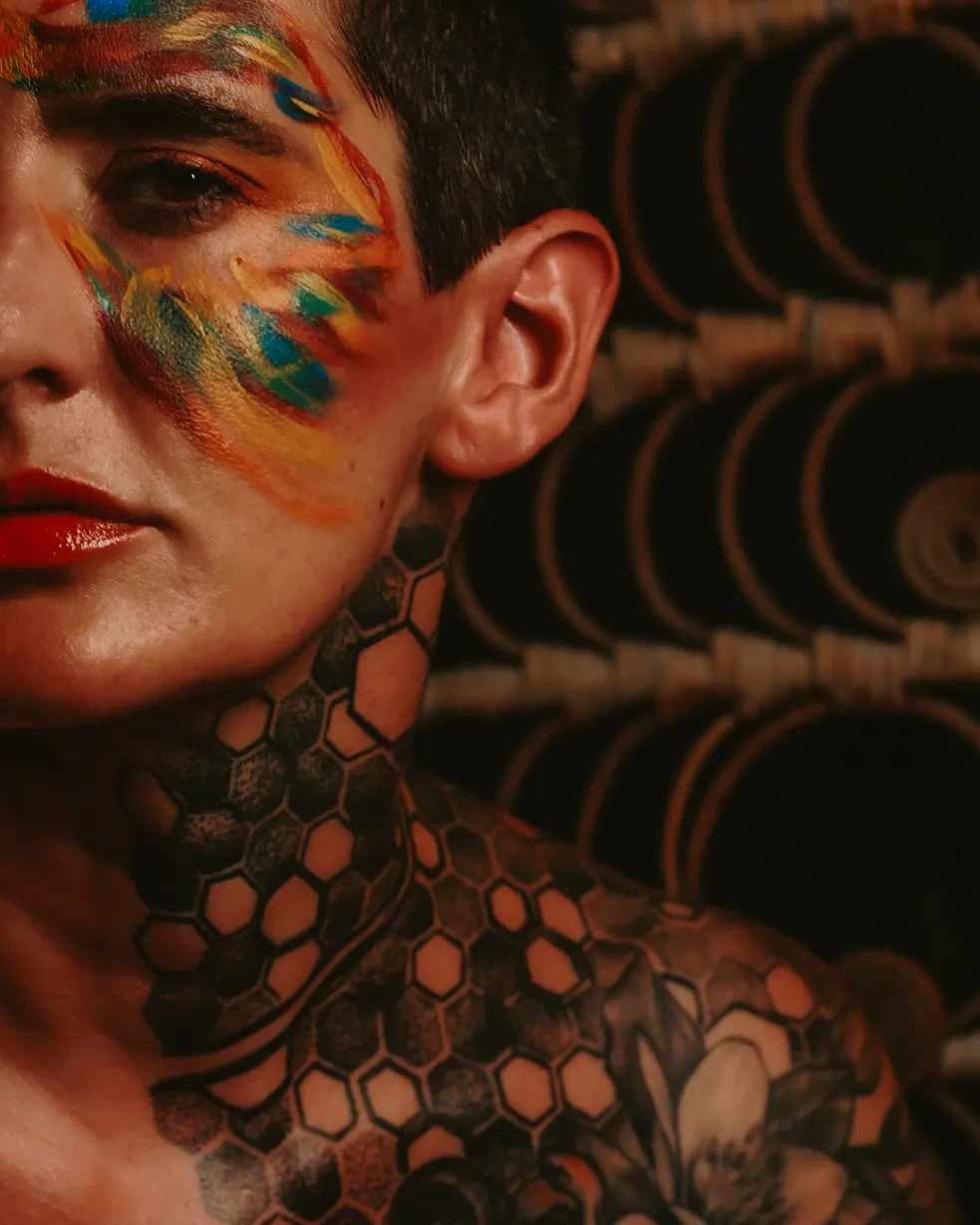 Photographie artistique d'Anaïs, modèle tatouée, réalisée par Ronan Quelennec